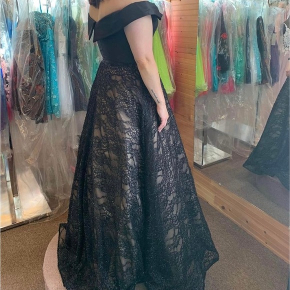 Prom/Formal Milano Dress: Black and Champagne US14 NWT - Picture 5 of 7